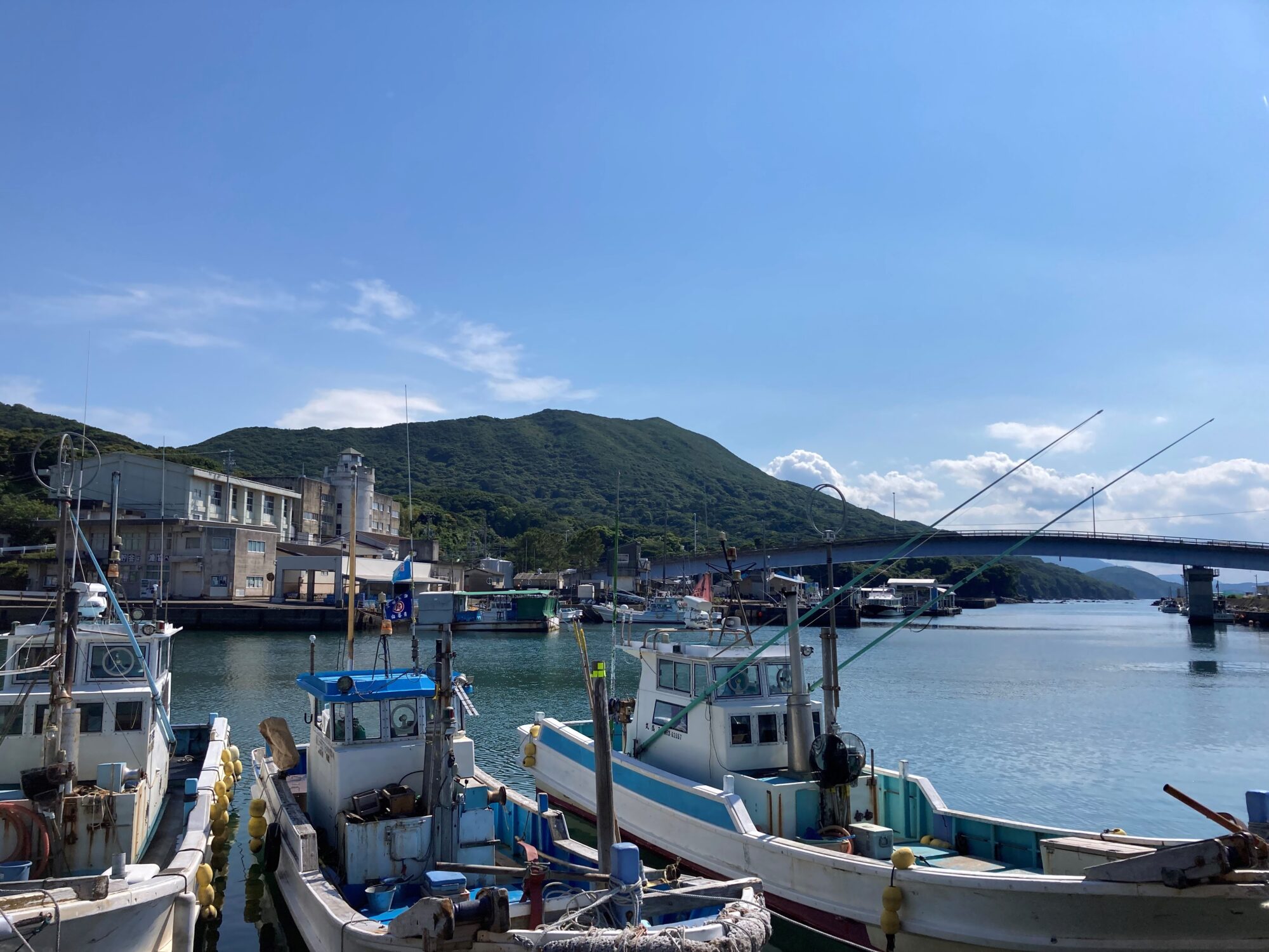 釣り体験 と 島内散策 と アクセサリー作り